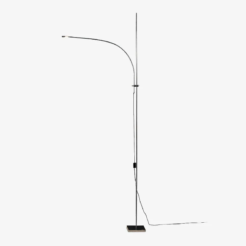 Metal Body Graceful Floor Lamp