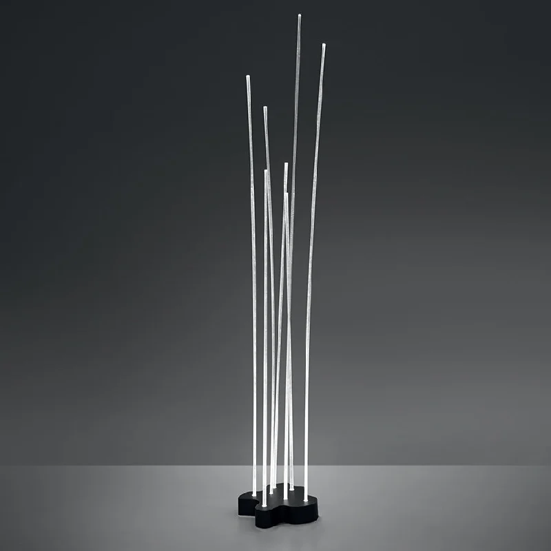 Reeds Outdoor LED Single Floor Lamp